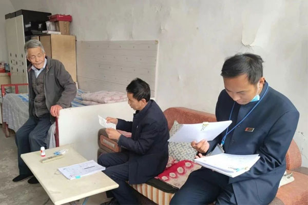 一定发扶贫办走访