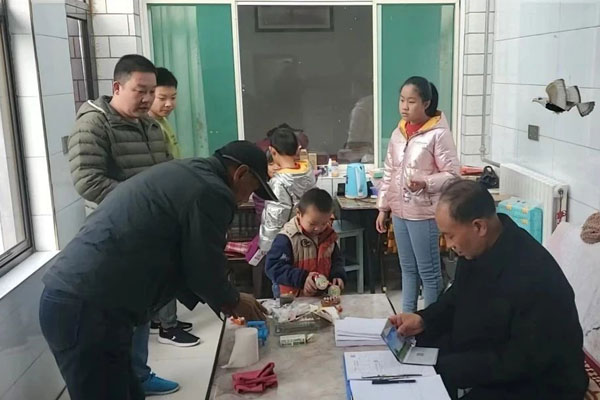 一定发扶贫办走访