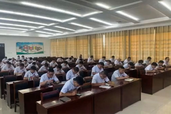 一定发集团月度考试现场