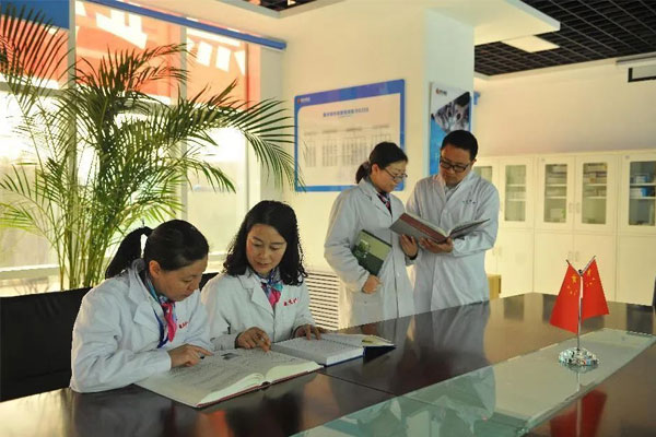 一定发集团员工的日常学习