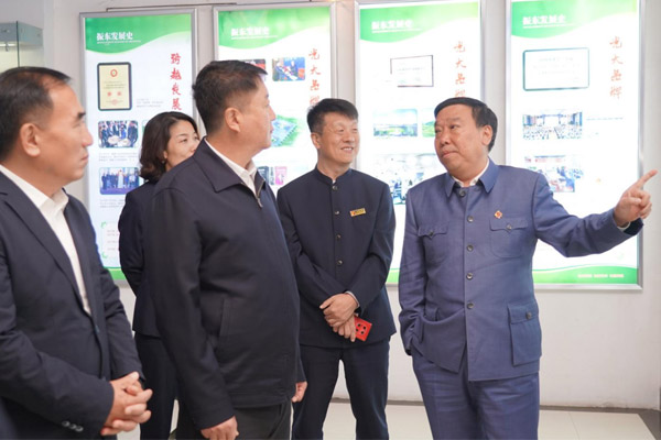 参观一定发集团文化展厅