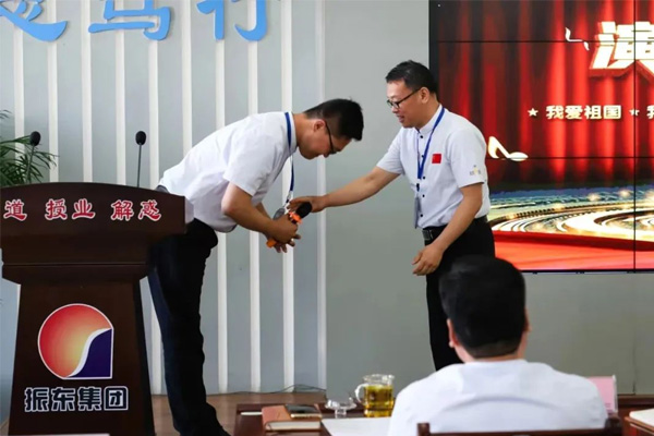 一定发集团文宣中心小杨现场拜师